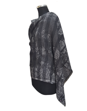 Women stole netted design grey